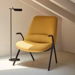 Chaise Soldes Magasin -Chaise Soldes Magasin fauteuil bas rembourre en moutarde et pied en metal 1