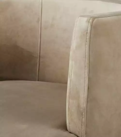 Maisons Du Monde Fauteuils Fauteuil En Velours Taupe Pieds En Métal Coloris Laiton 4 Maisons Du Monde Fauteuils Fauteuil En Velours Taupe Pieds En Métal Coloris Laiton – Image 4