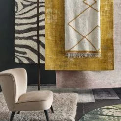 Maisons Du Monde Fauteuils Fauteuil Vintage En Velours Beige 10 Maisons Du Monde Fauteuils Fauteuil Vintage En Velours Beige -Chaise Soldes Magasin fauteuil vintage en velours beige 1000 2 11 210054 5