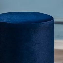 Nordlys Poufs Pouf En Velours Bleu Et Base En Bois -Chaise Soldes Magasin pouf en velours bleu et base en bois 5